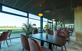 Ö Seaside Suites